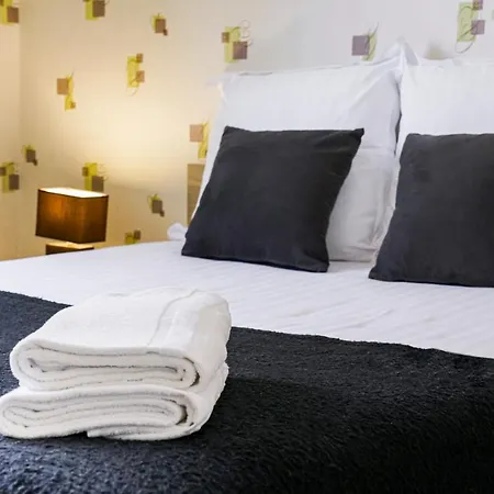 - Av Mermoz - Proche Tous Commerces - 4/6 Pers Appartement *